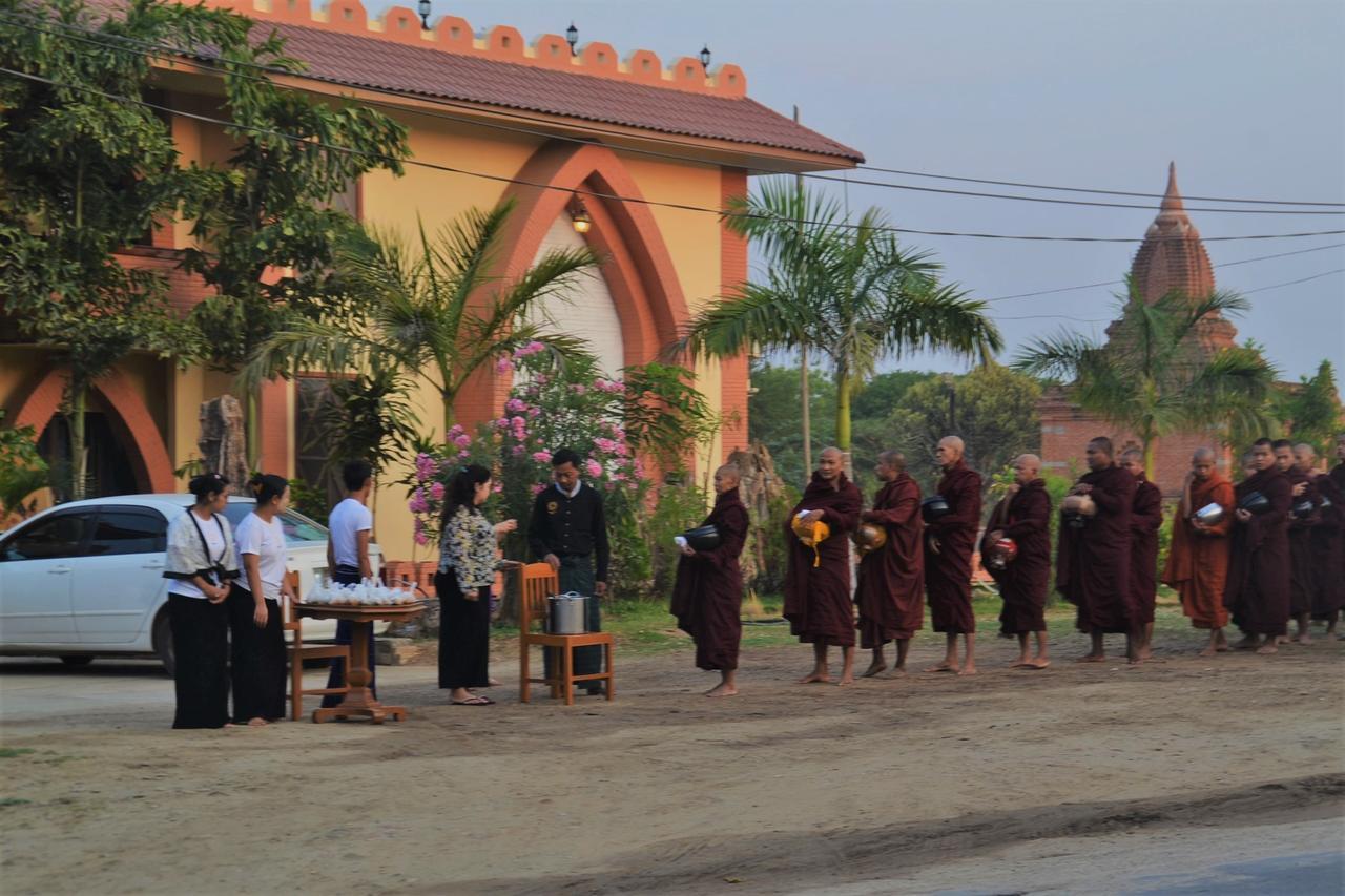 Temple View Hotel New Bagan Kültér fotó